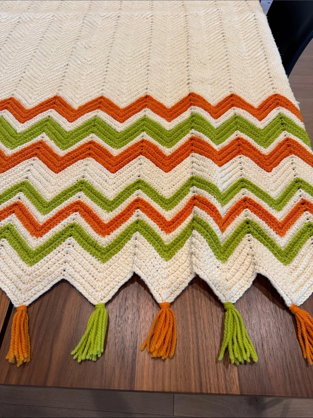 VINTAGE crochet throw blanket in excellent condition - cream, green and orange